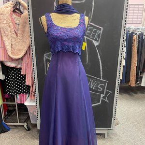 Size 6 Prom Dress with CAPE